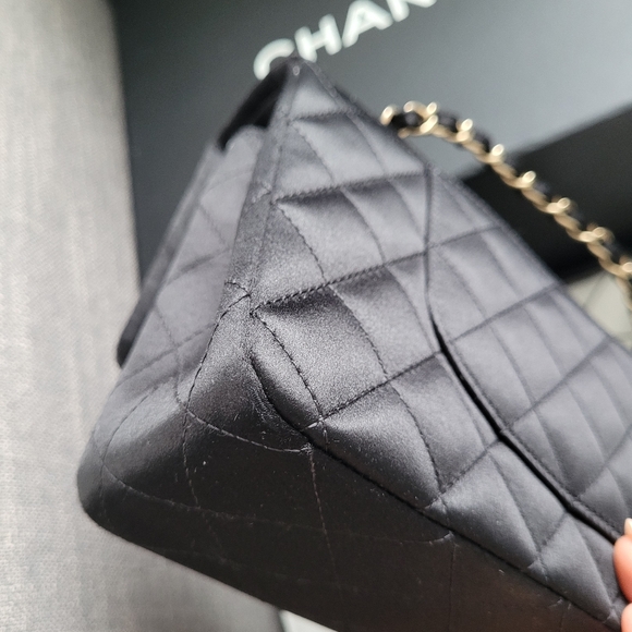Chanel Medium Classic Double Flap - Picture 13 of 13